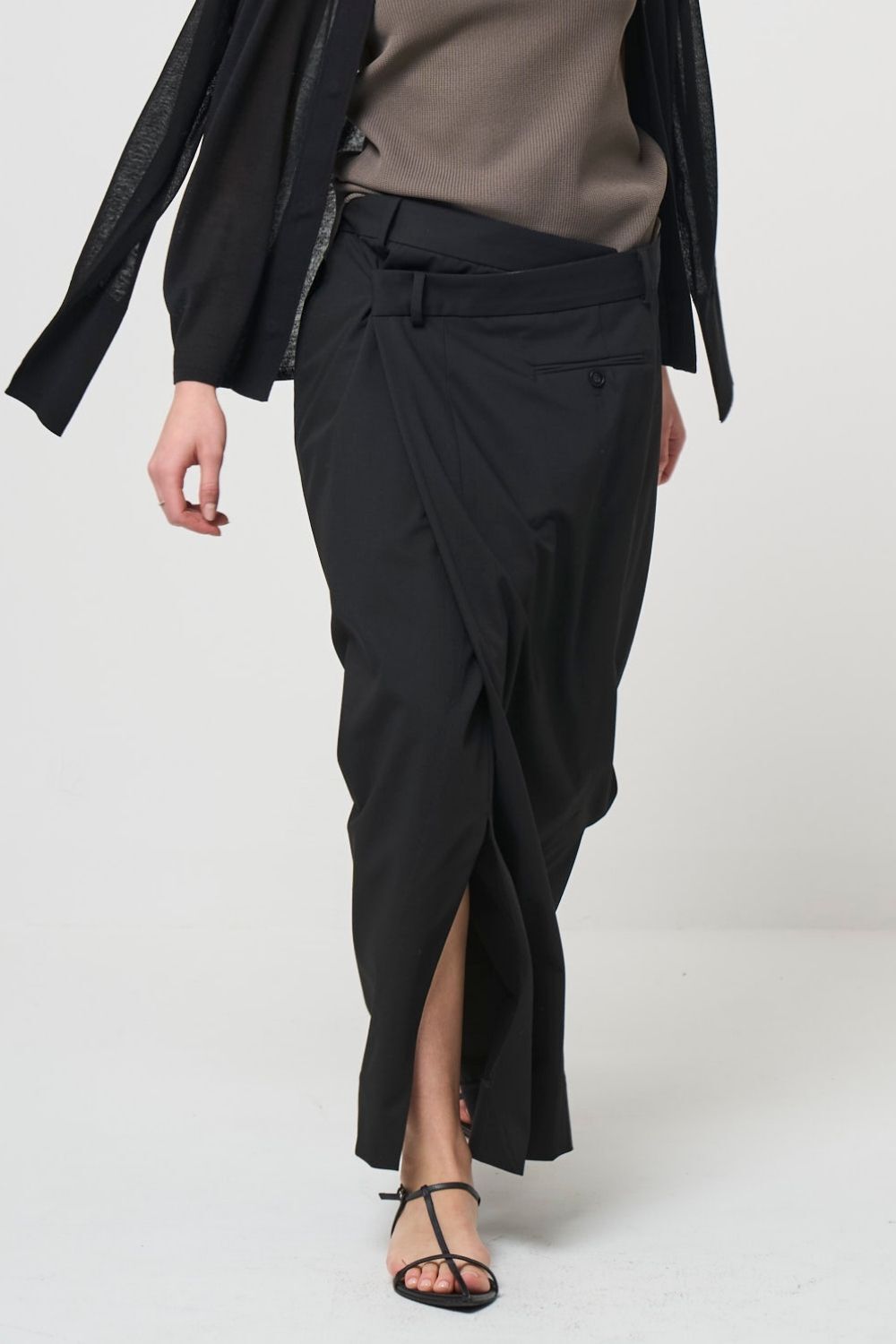 残りわずか Odd Long Skirt - BLACK - seven dot (01)
